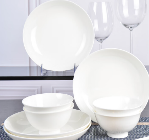 The use of eco-friendly tableware has many benefits for the environment